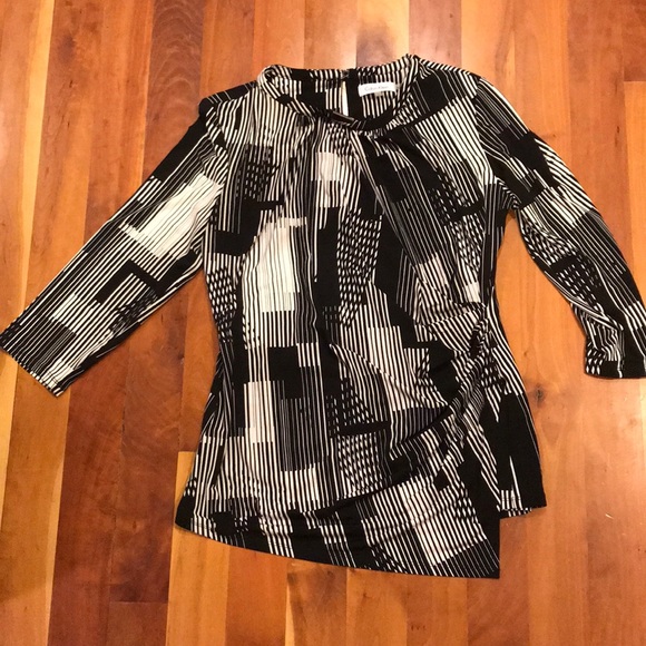 Calvin Klein Tops - Calvin Klein Printed Top. Calvin Klein Tops - Calvin Klein Printed Top.